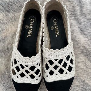 Chanel Women's Cream and Black Espadrilles 38